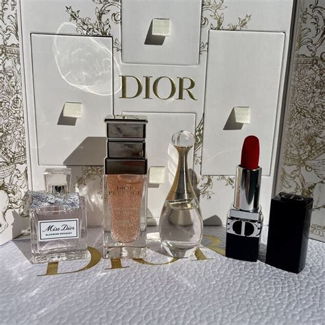 mini dior calendar|Dior mini 30 montaigne.